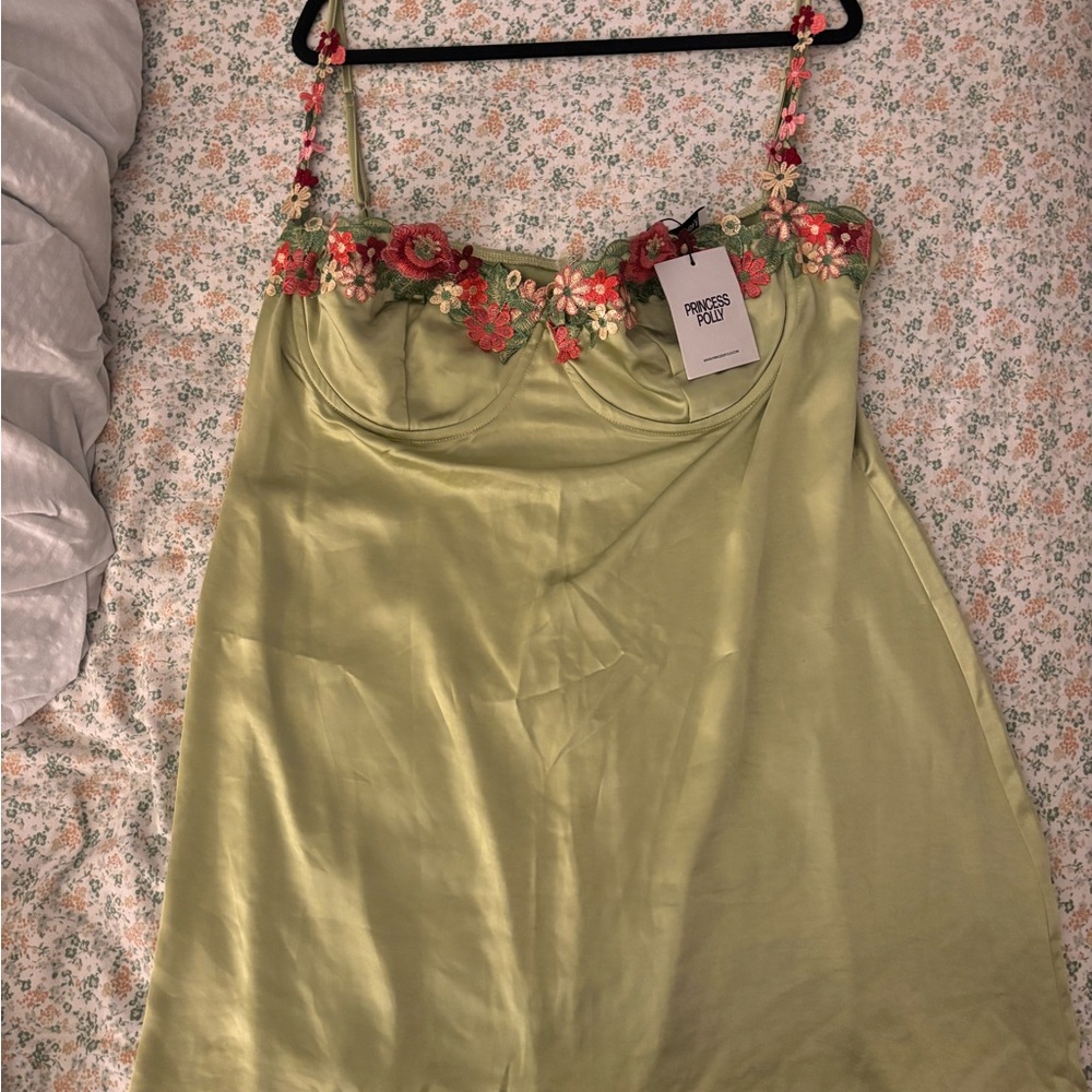 GREEN SATIN FLORAL MINI DRESS - PRINCESS POLLY 💚💚